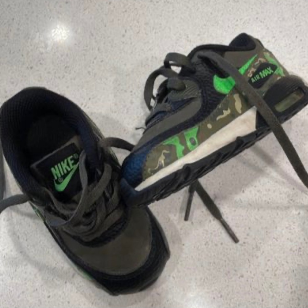 Nikes 6c